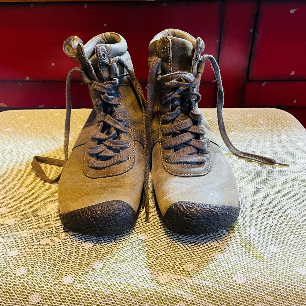 Keen hiking boots